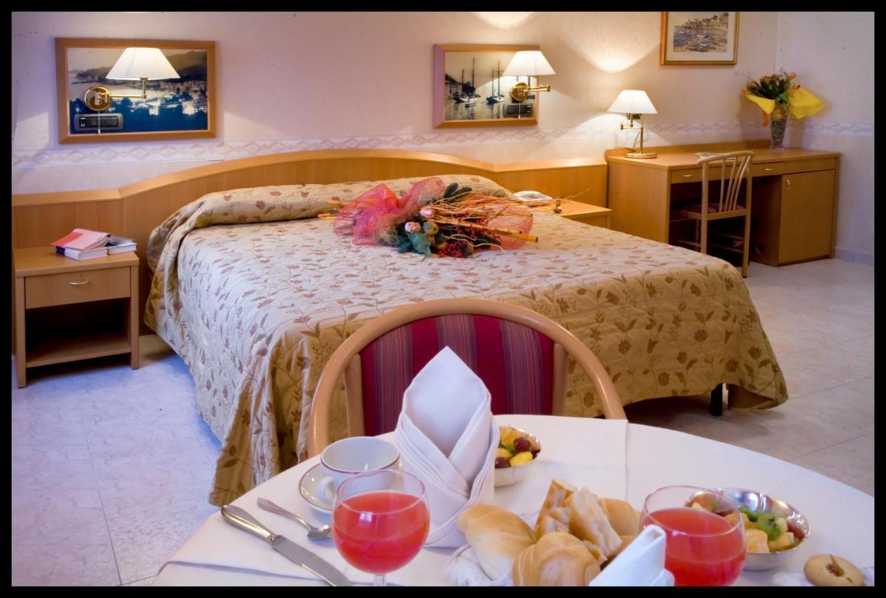 קיאברי Hotel Monte Rosa מראה חיצוני תמונה